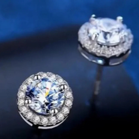 1 CT studs Moissanite Earrings 925 Sterling Silver Round Design Unisex - Picture 3 of 9